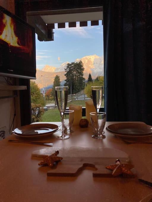 Апартаменты La Marmotte: Vue Mont Blanc, Terrasse, Parking Комблу Экстерьер фото